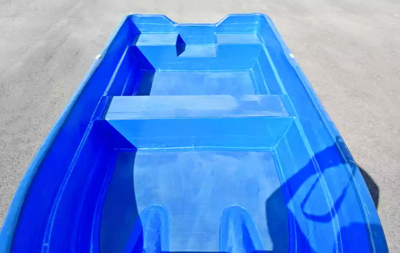 Стеклопластиковая лодка Neman-340 (тримаран) в Дербенте