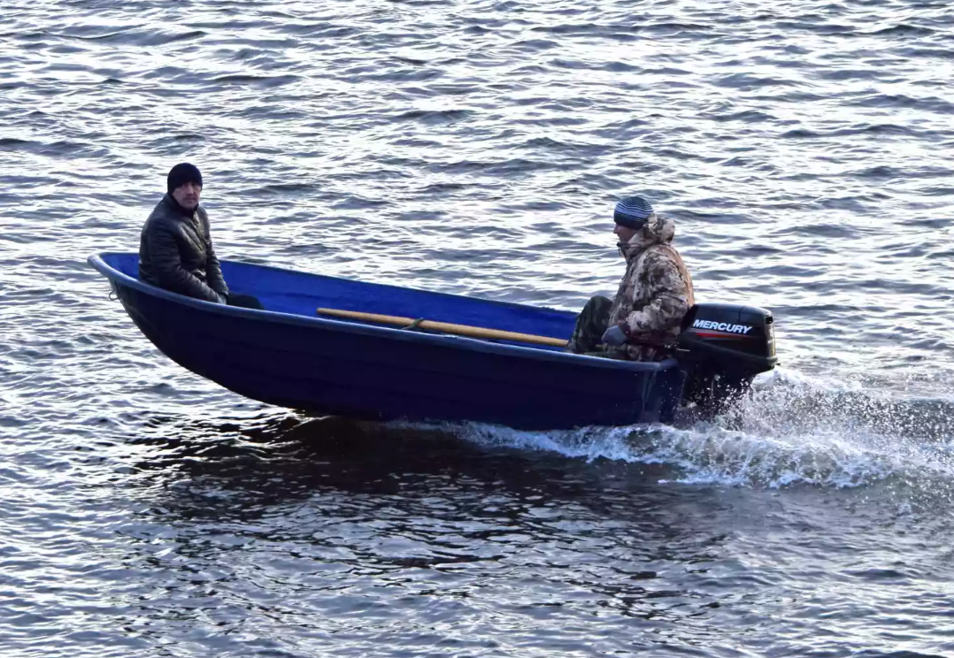 Стеклопластиковая лодка Neman-340 (тримаран) в Дербенте