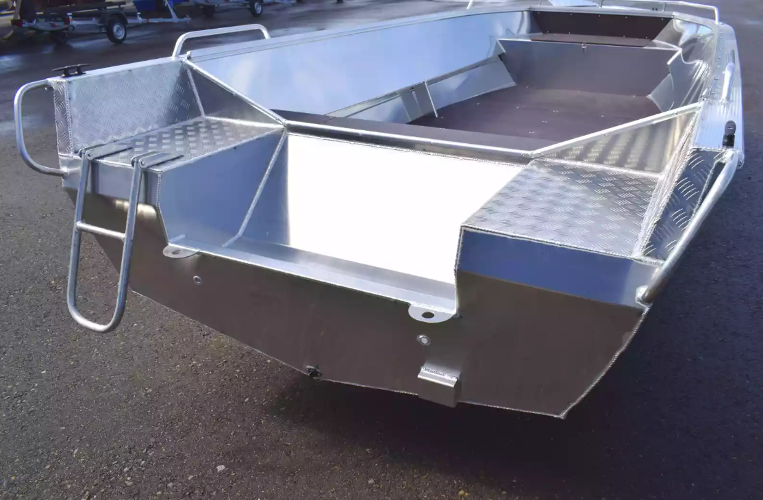 Алюминиевая лодка Неман-500 P в Дербенте