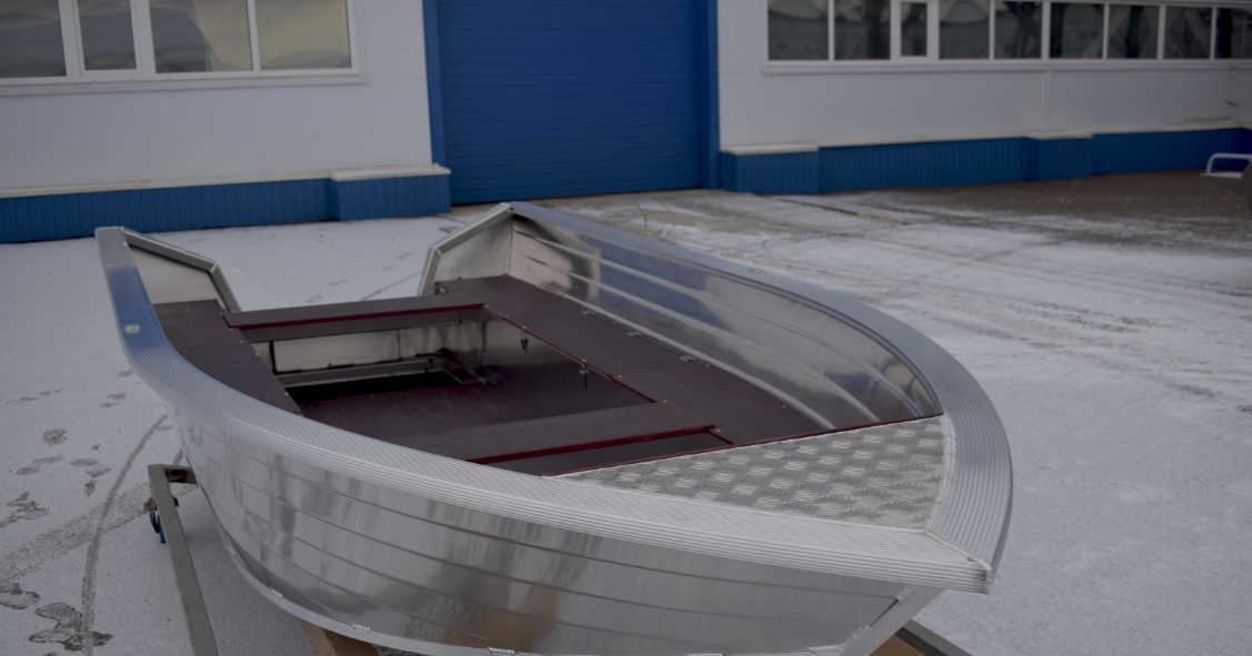Алюминиевая лодка Неман-400 в Дербенте