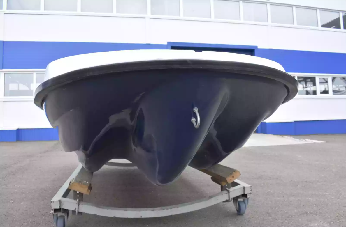 Стеклопластиковая лодка Пингвин New (тримаран) в Дербенте