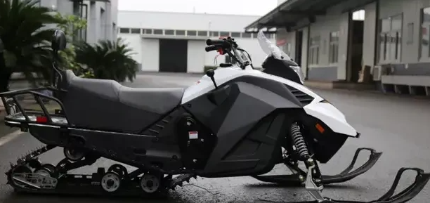 Снегоход ULAR 220 в Дербенте