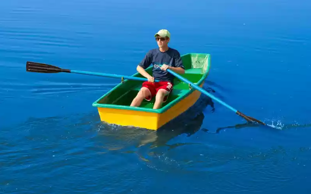 Стеклопластиковая лодка Малютка в Дербенте