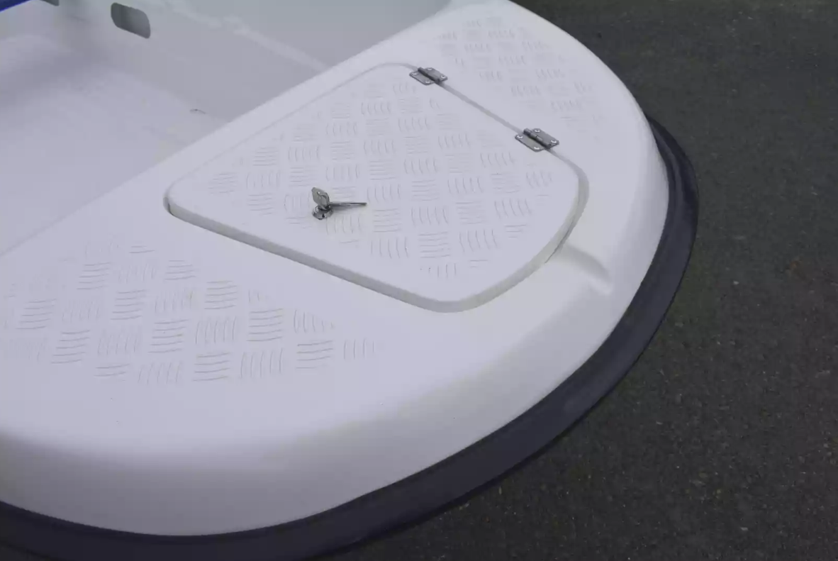 Стеклопластиковая лодка Пингвин New (тримаран) в Дербенте