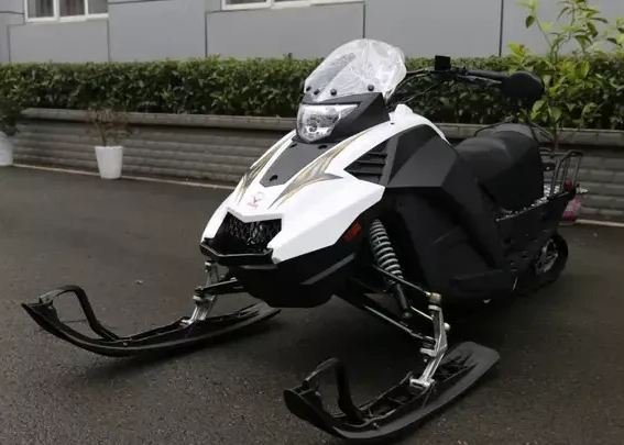 Снегоход ULAR 220 в Дербенте