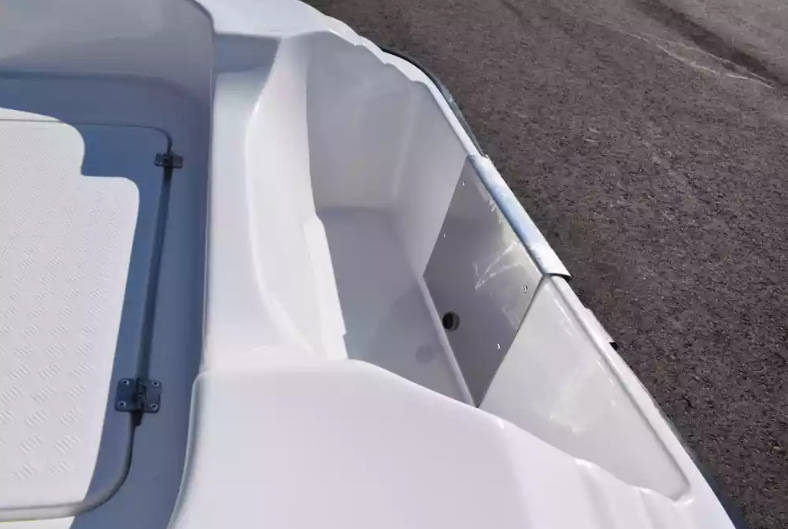 Стеклопластиковая лодка Пингвин (тримаран) в Дербенте