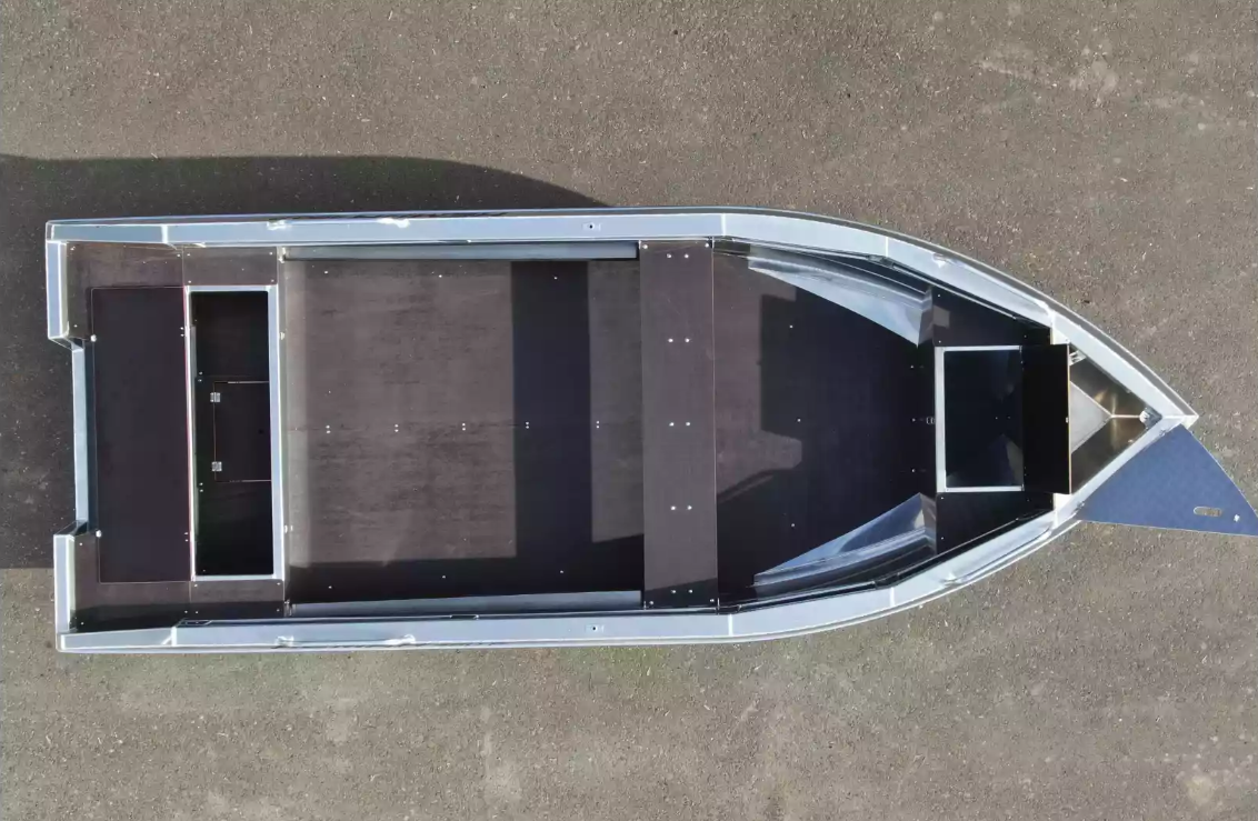 Алюминиевая лодка  Неман-480 Р в Дербенте