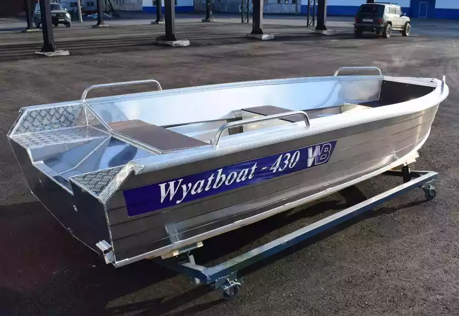 Алюминиевая лодка  Wyatboat-430 Р в Дербенте