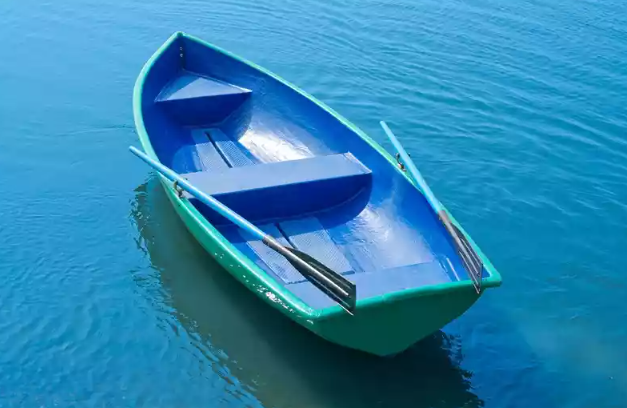 Стеклопластиковая лодка Дельфин в Дербенте