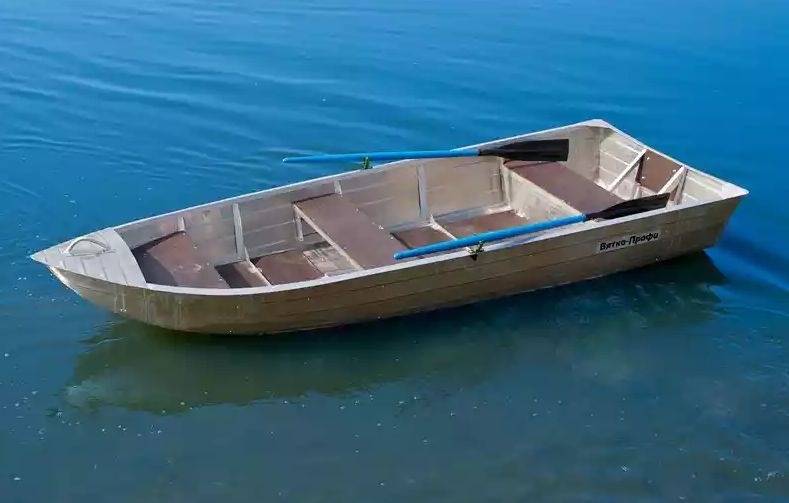 Алюминиевая лодка Вятка-Профи 32 в Дербенте