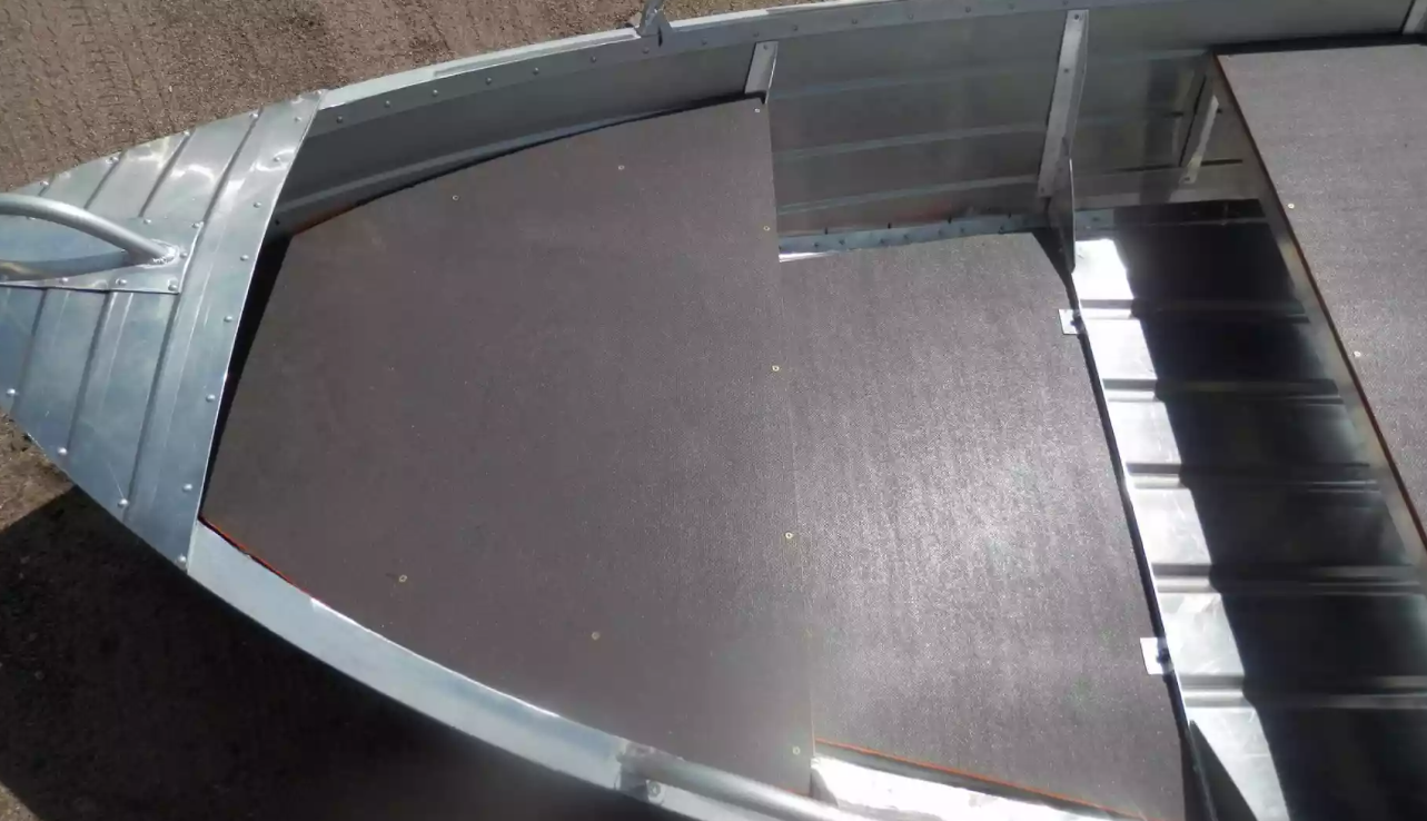 Алюминиевая лодка Вятка-Профи 32 в Дербенте