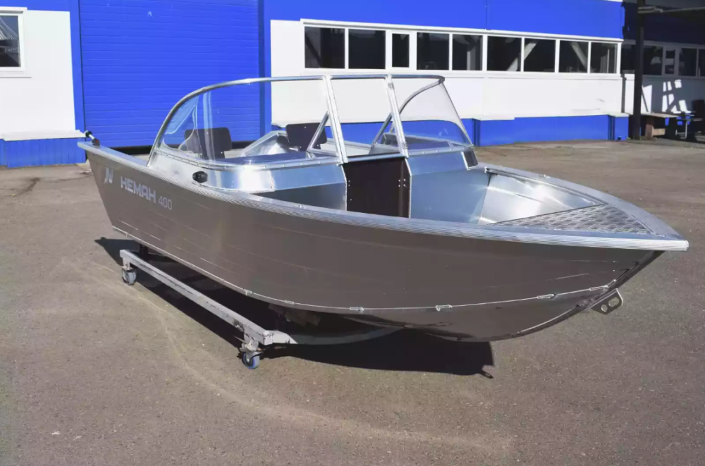 Алюминиевая лодка  Неман-400 DCM в Дербенте