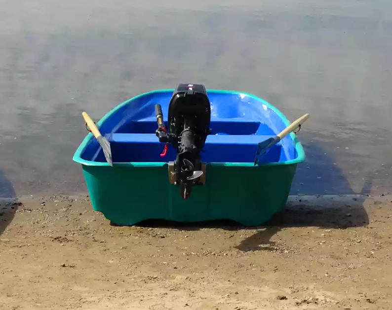 Стеклопластиковая лодка Старт (тримаран) в Дербенте