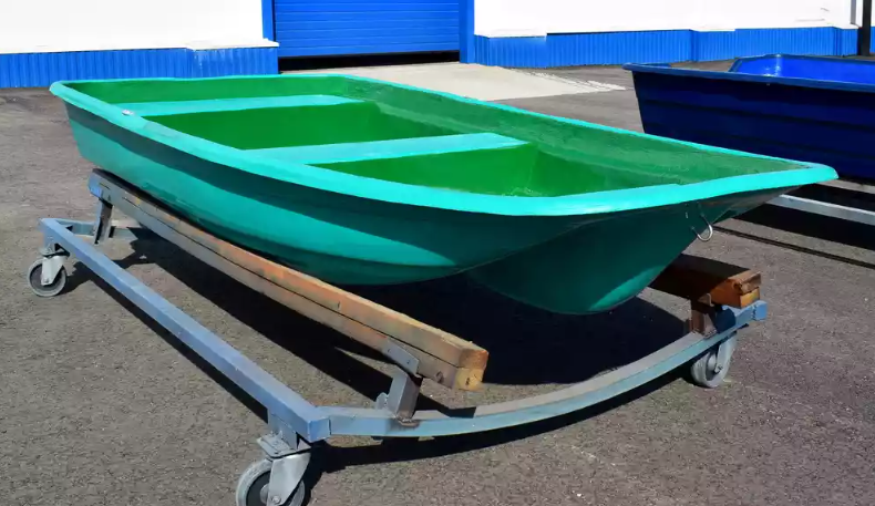 Стеклопластиковая лодка Старт (тримаран) в Дербенте