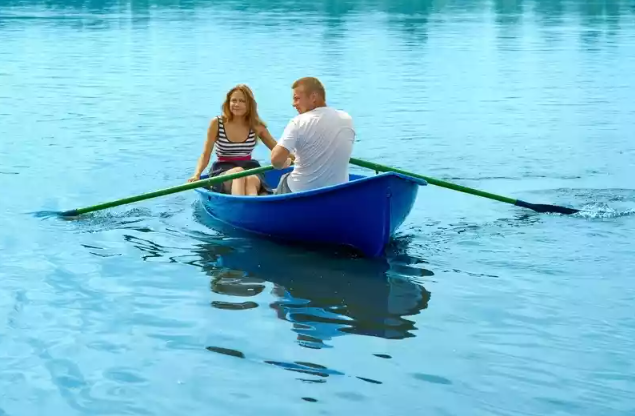 Стеклопластиковая лодка Дельфин в Дербенте