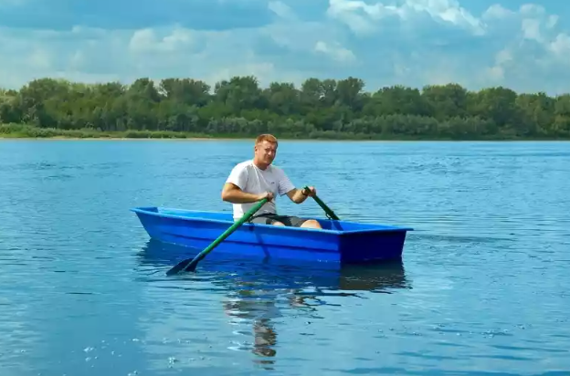 Стеклопластиковая лодка Малютка в Дербенте