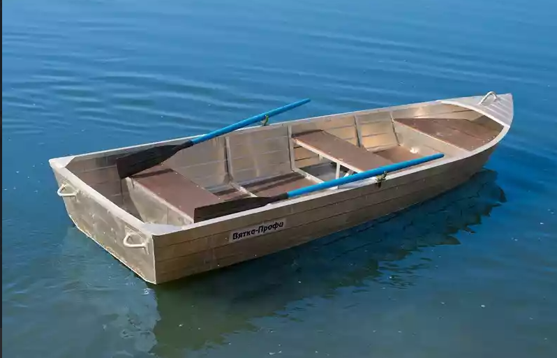 Алюминиевая лодка Вятка-Профи 37 в Дербенте