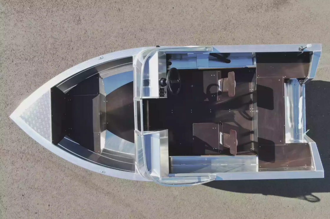 Алюминиевая лодка  Неман-400 DCM в Дербенте