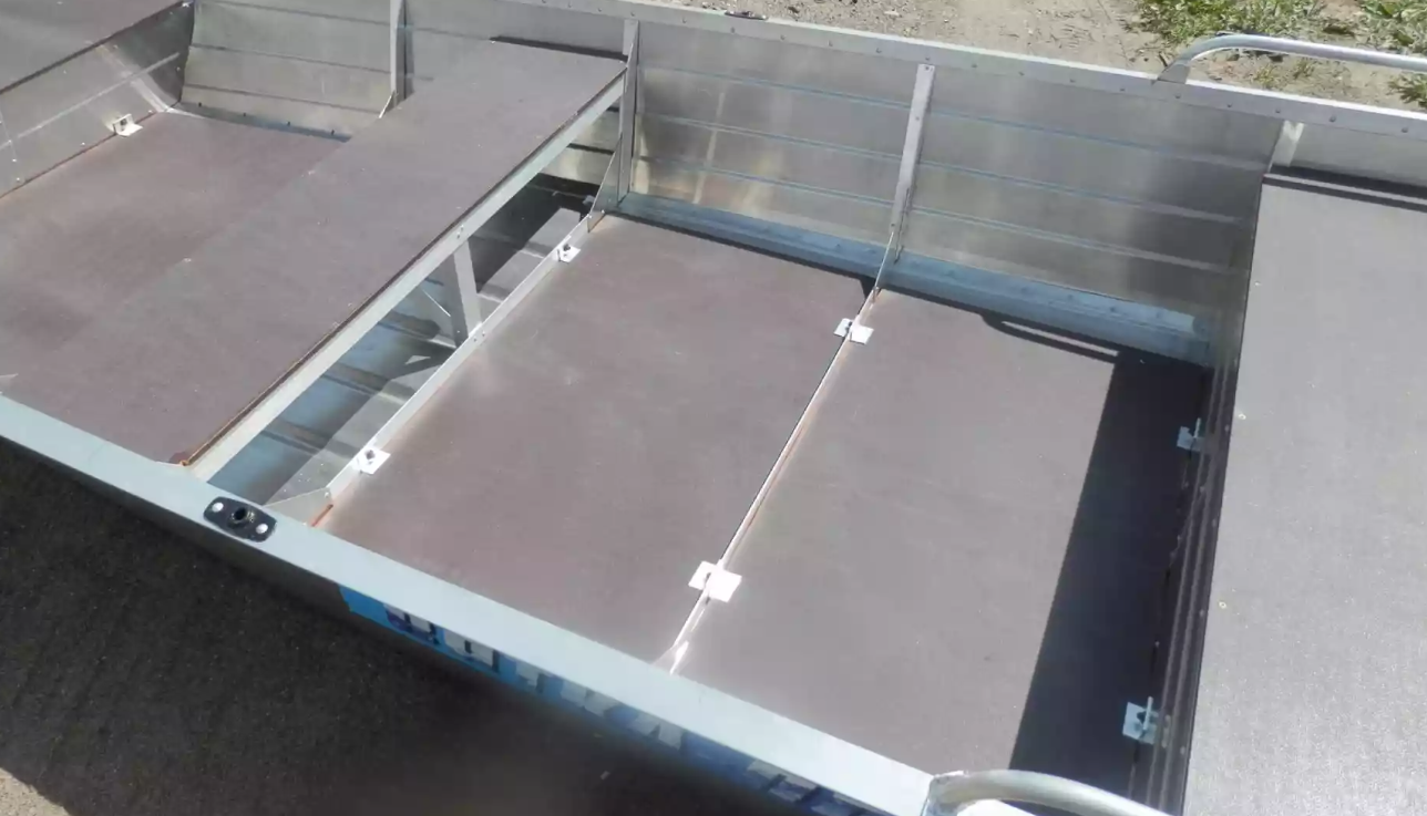 Алюминиевая лодка Вятка-Профи 32 в Дербенте