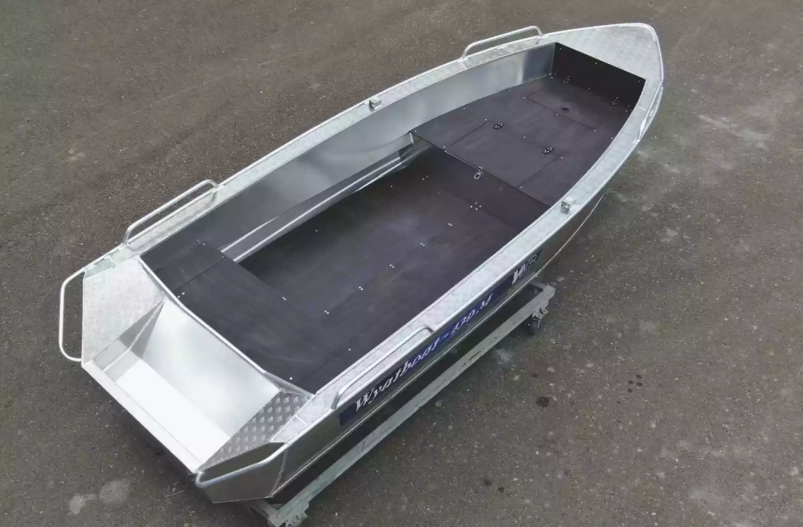 Алюминиевая лодка  Wyatboat-430М FISH в Дербенте