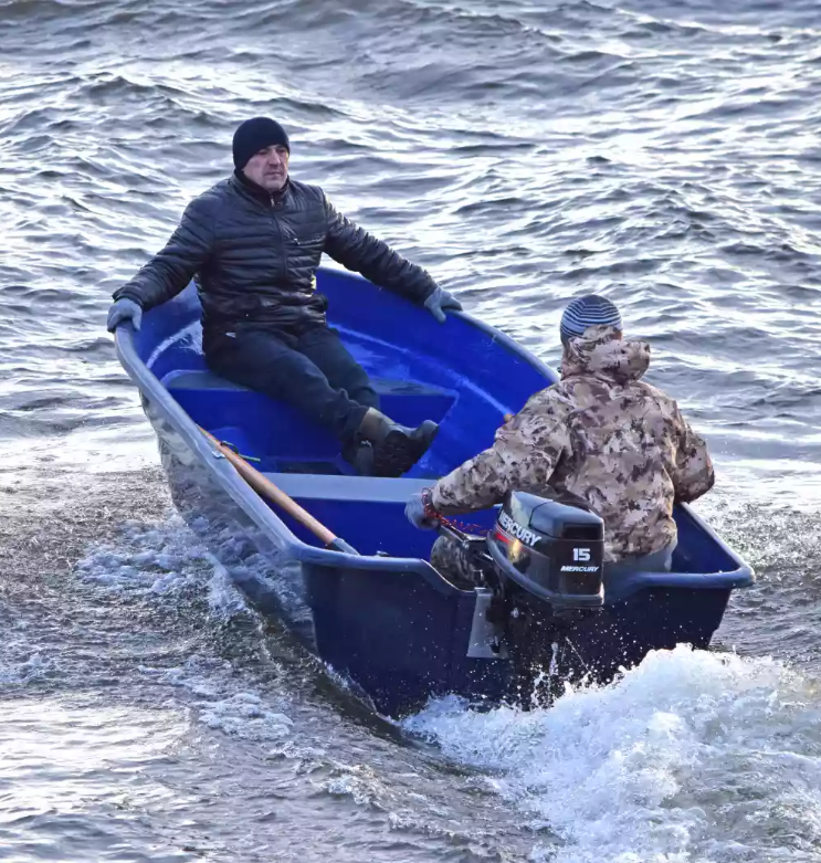 Стеклопластиковая лодка Neman-340 (тримаран) в Дербенте