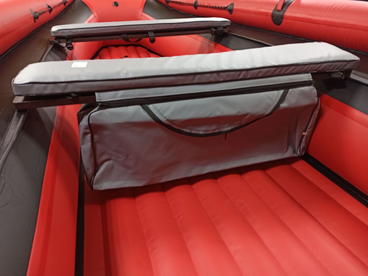 КОМПЛЕКТ МЯГКИХ НАКЛАДОК С СУМКОЙ ДЛЯ ЛОДОК 90Х20 СЕРЫЙ в Дербенте