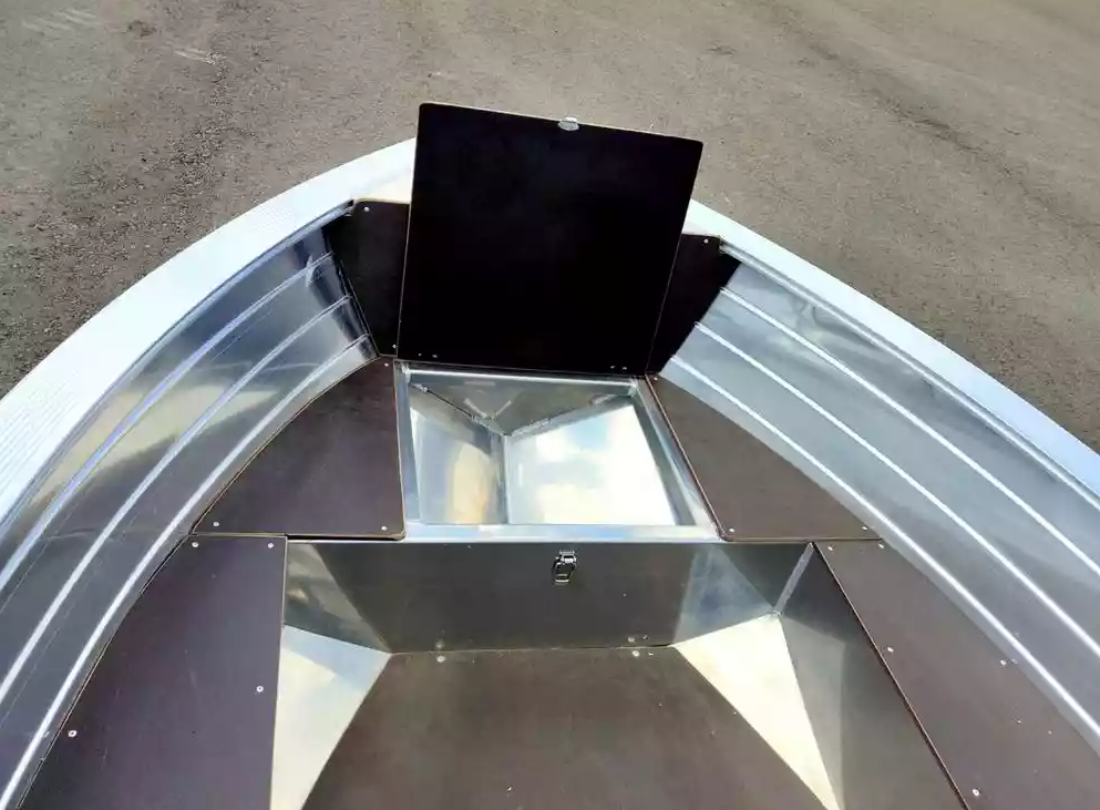 Алюминиевая лодка Неман-400 в Дербенте