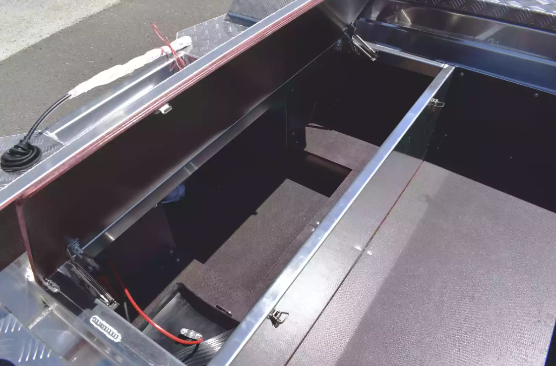 Алюминиевая лодка Wyatboat-390 DCM в Дербенте