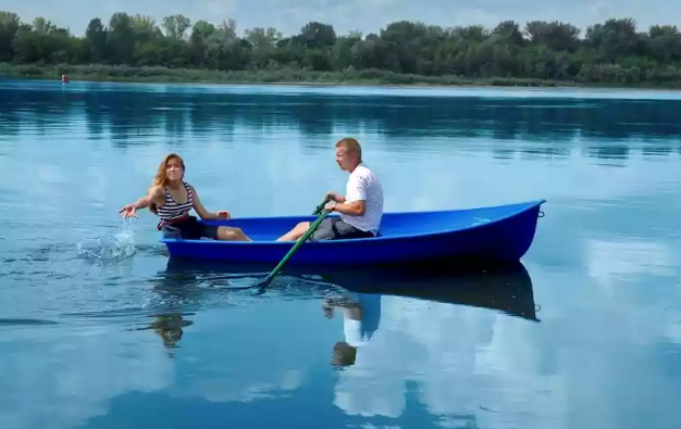 Стеклопластиковая лодка Дельфин в Дербенте