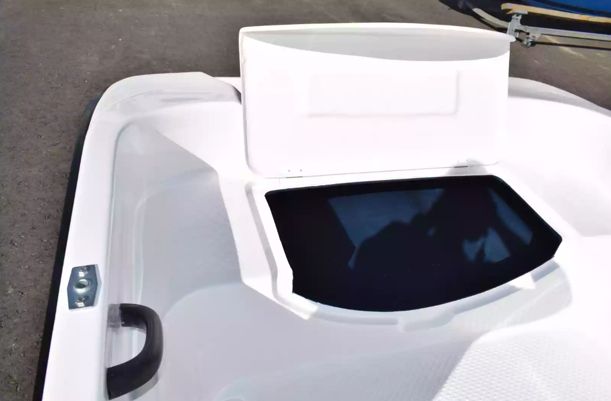 Стеклопластиковая лодка Пингвин (тримаран) в Дербенте