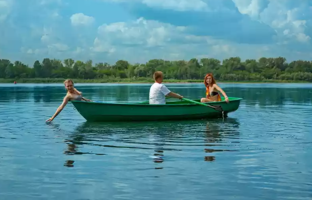 Стеклопластиковая Лодка Голавль в Дербенте