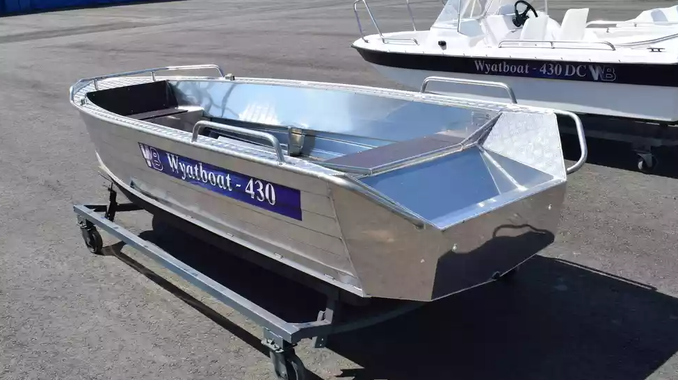 Алюминиевая лодка  Wyatboat-430М в Дербенте