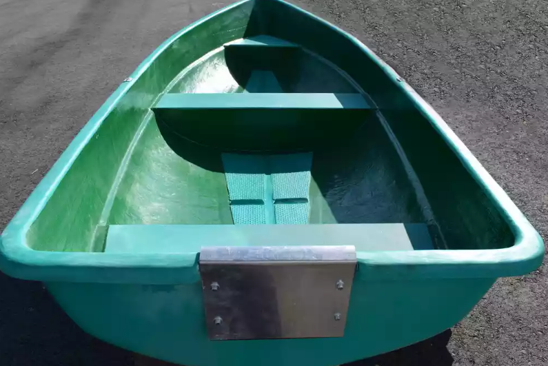 Стеклопластиковая Лодка Голавль в Дербенте