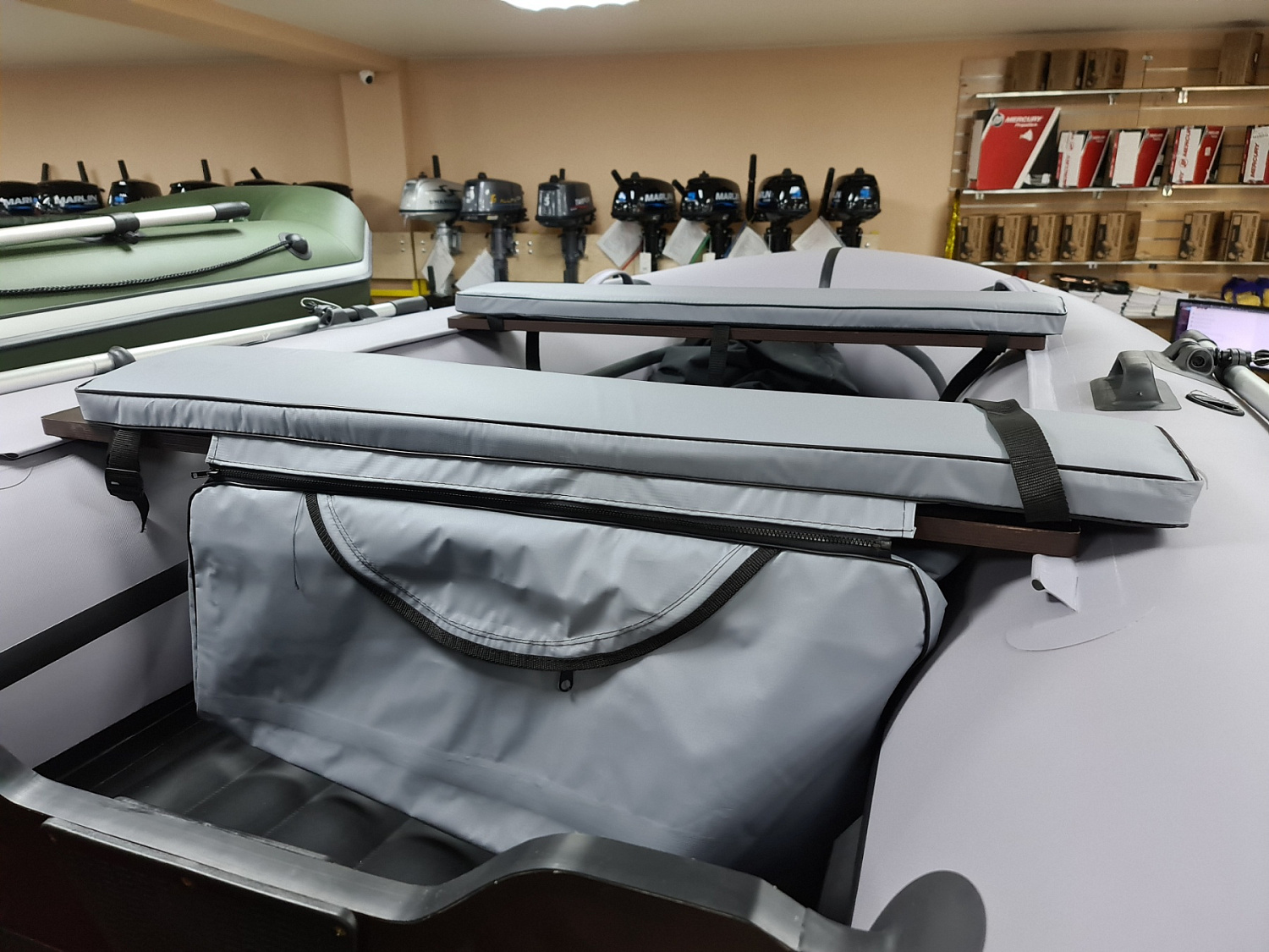 КОМПЛЕКТ МЯГКИХ НАКЛАДОК С СУМКОЙ ДЛЯ ЛОДОК 90Х20 СЕРЫЙ в Дербенте