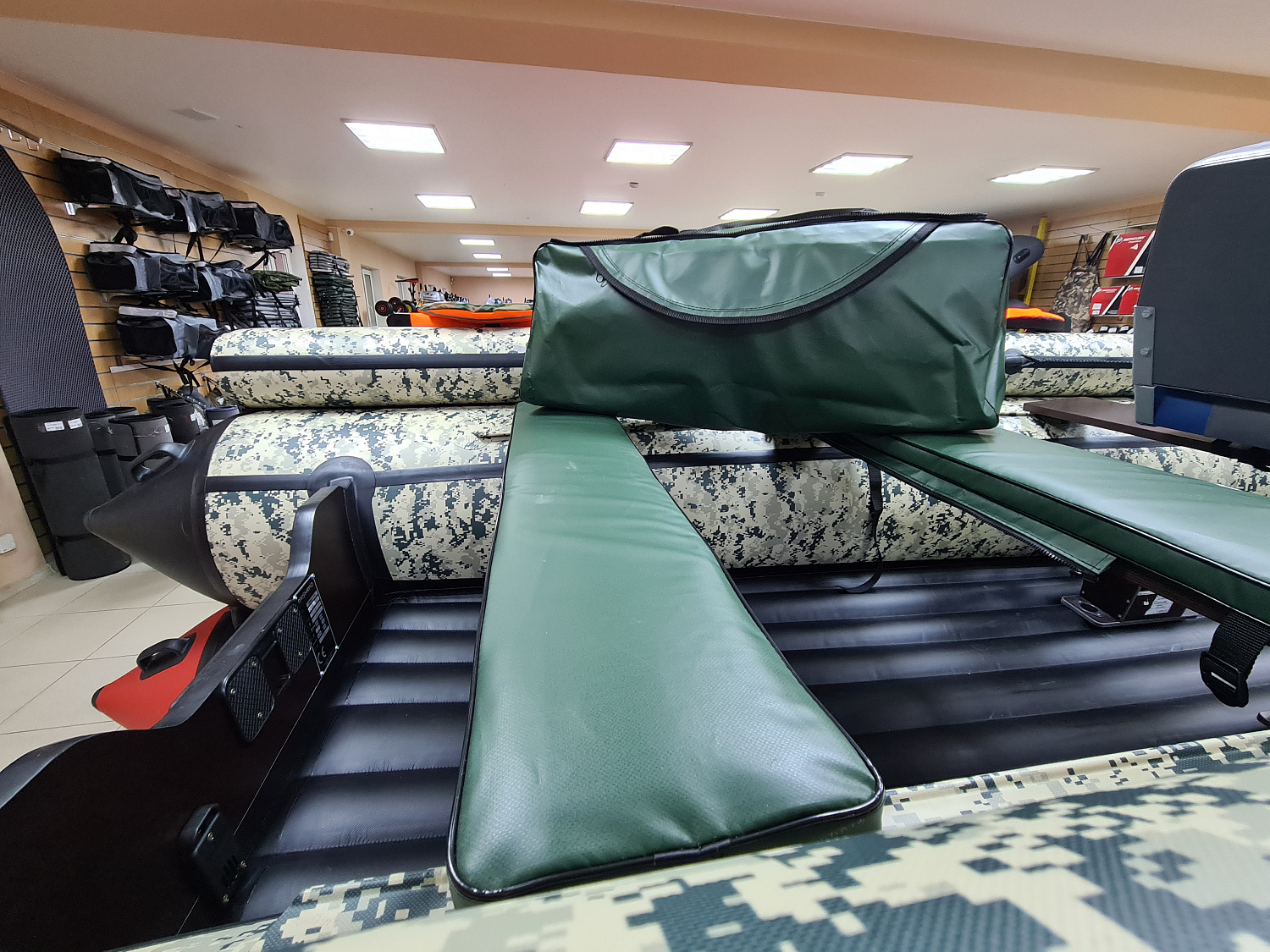 КОМПЛЕКТ МЯГКИХ НАКЛАДОК С СУМКОЙ ДЛЯ ЛОДОК 80Х20 ЗЕЛЕНЫЙ в Дербенте