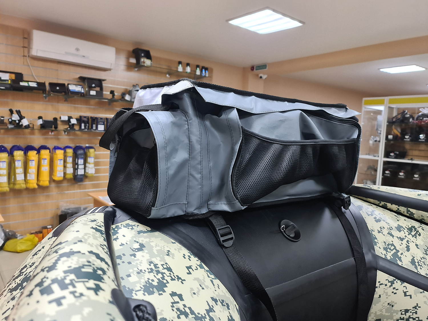 СУМКА ЛЮКС НА БАЛЛОН ДЛЯ ЛОДОК ПВХ 50Х25Х25 СМ в Дербенте